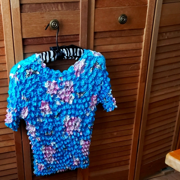 Expanding Blouse short sleeve 85% polyester 15% spandex - Picture 1 of 3